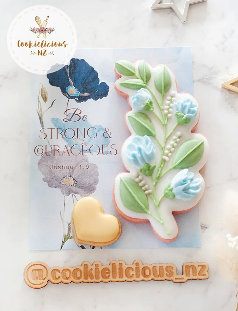 Be strong & Courageous - Scripture Cookie Card